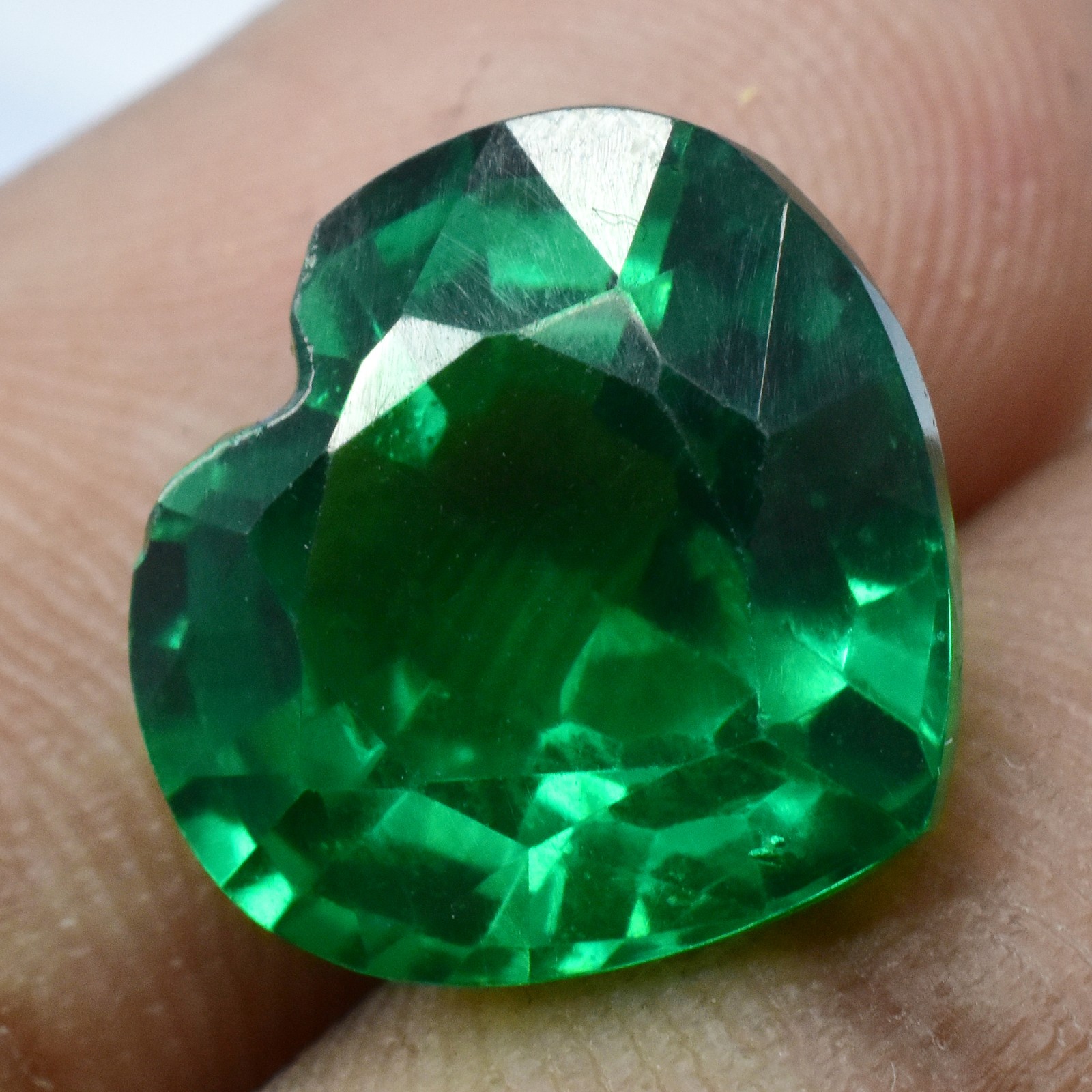 Garnet Green CERTIFIED 9 Carat Natural Heart Cut Loose Gemstone