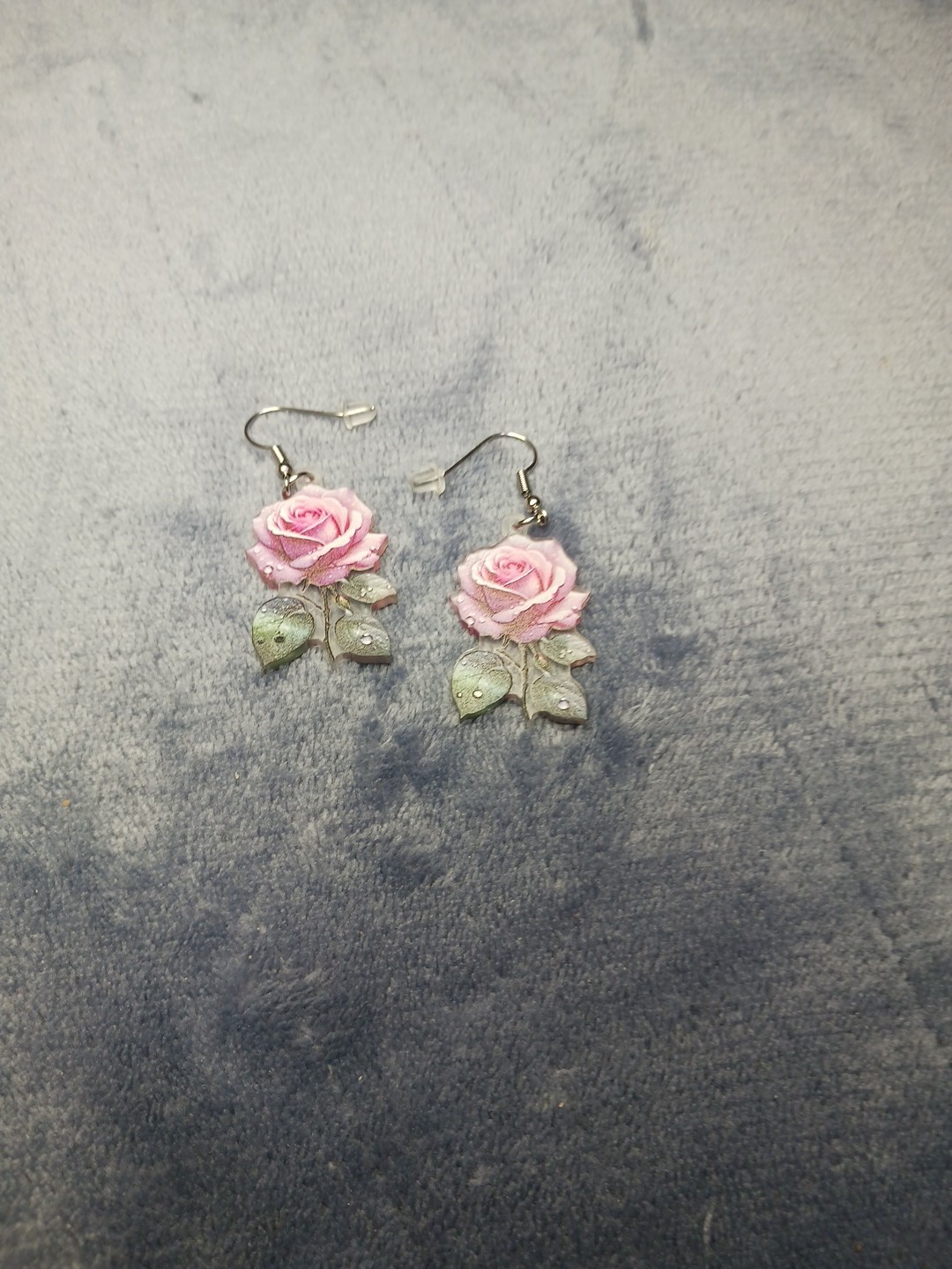 Very Pretty Pink & Green Set of Earrings! 1″ X 3/4″. Looks Good From The Back