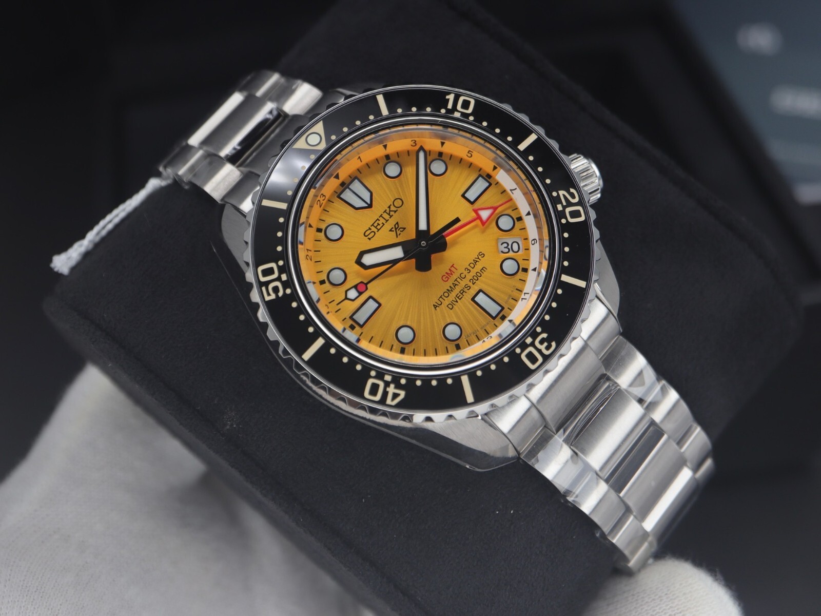 Seiko MM200 GMT The Night of Siam SPB487J1 Limited Edition 500 pcs.