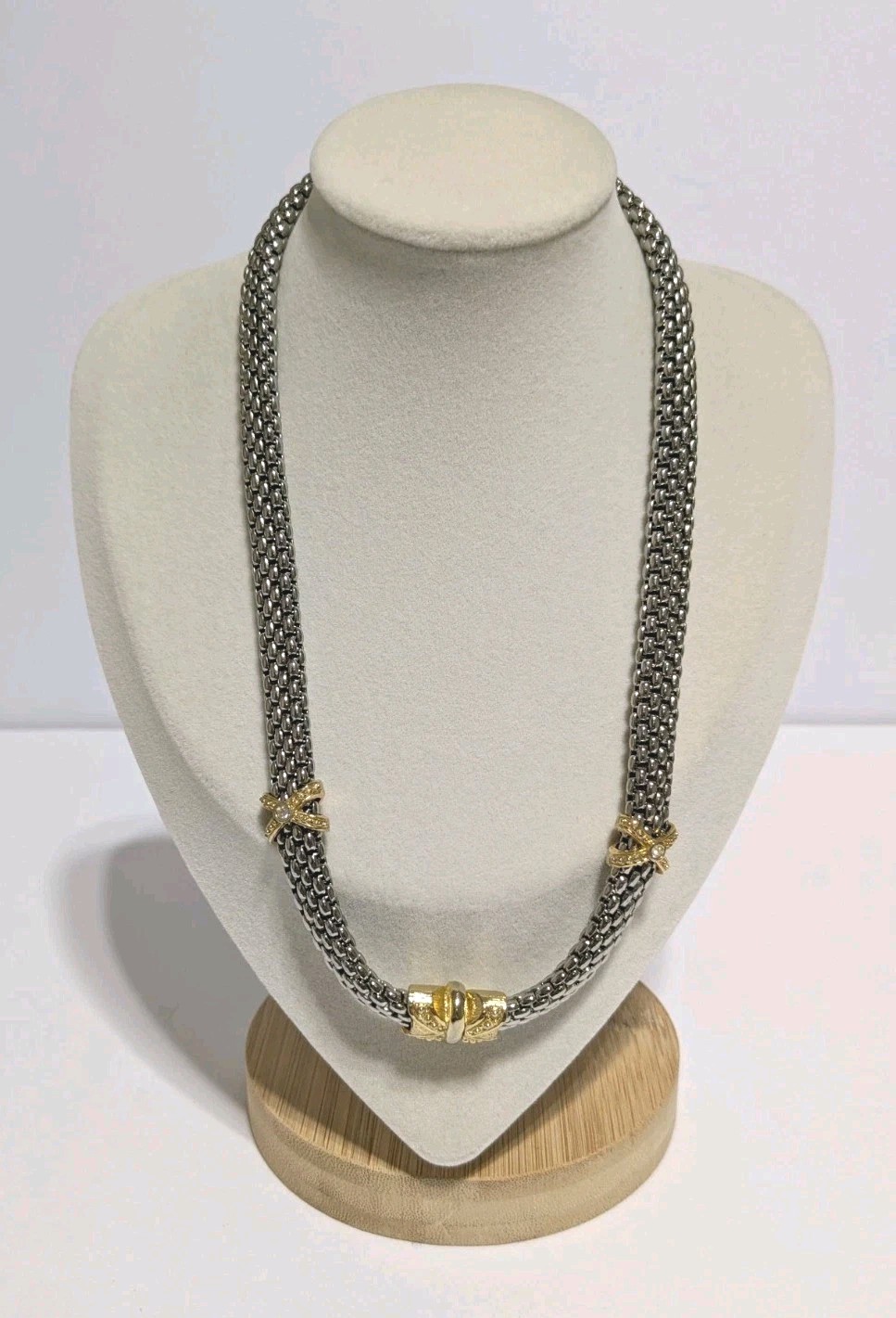 Silver Tone Popcorn Style Chain Necklace With Gold Tone Bow Accents 16″.
