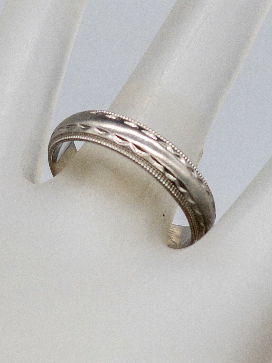 NOVELL Signed $2000 6mm Platinum Wedding Band Ring SZ 10