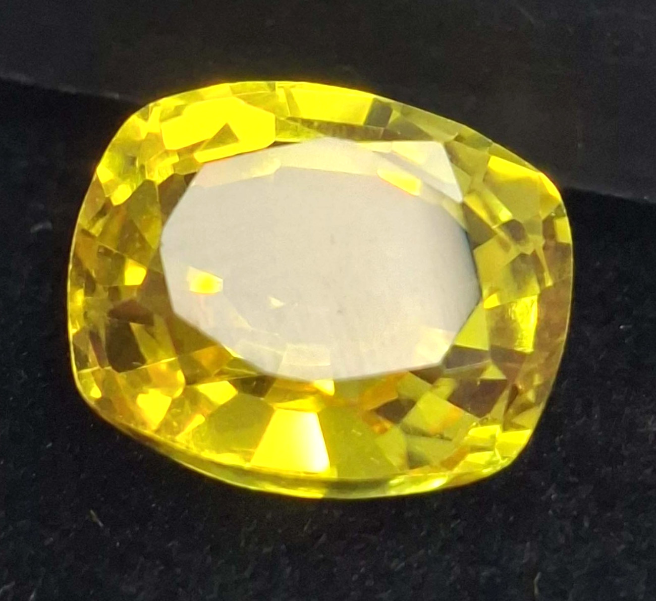 Gemstone Cushion Cut Natural Yellow Sapphire Certified 5-7 Carat Loose TQ898