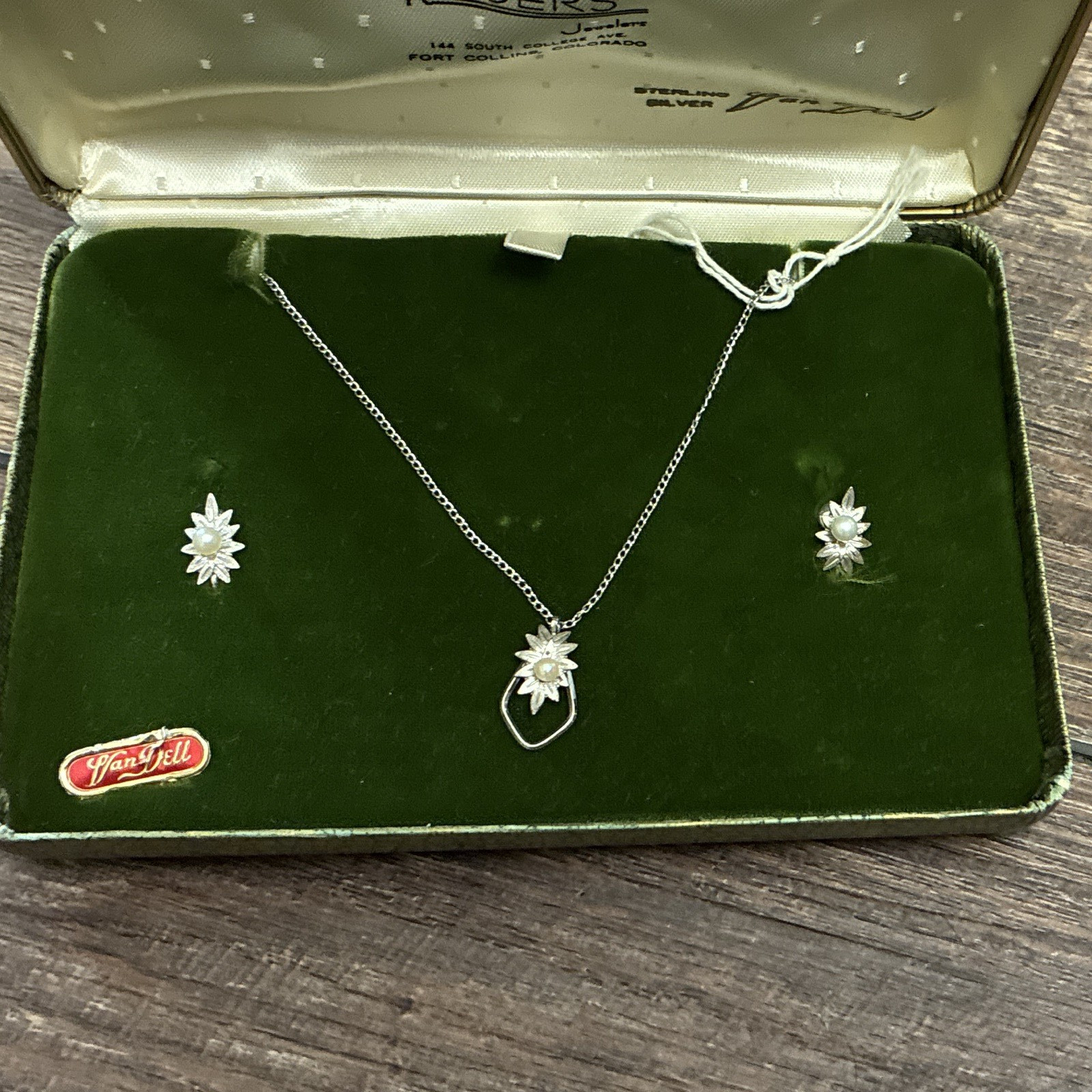 Rogers Sterling Silver 925 White Pearl Flower Pendant Necklace Cable Chain