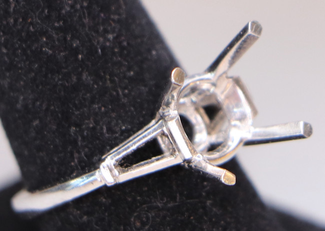 Heavy 5.75g Irid-Platinum Semi-Mount – 8ct Capacity – Tapered Baguette Accents