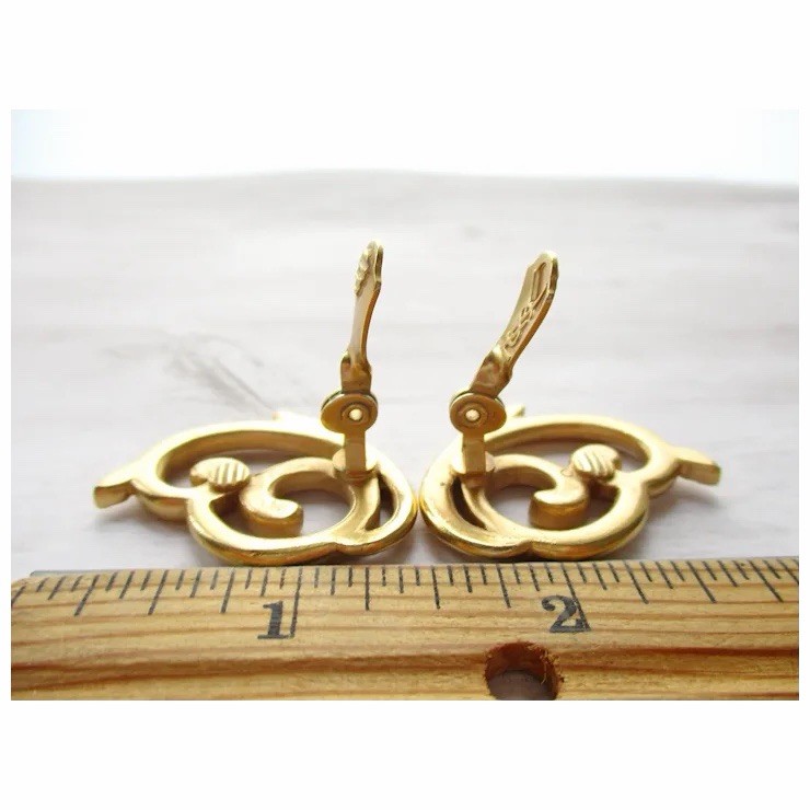VINTAGE YSL YVES ST LAURENT COUTURE CLIP EARRINGS SCROLL GOLD SATIN TONE