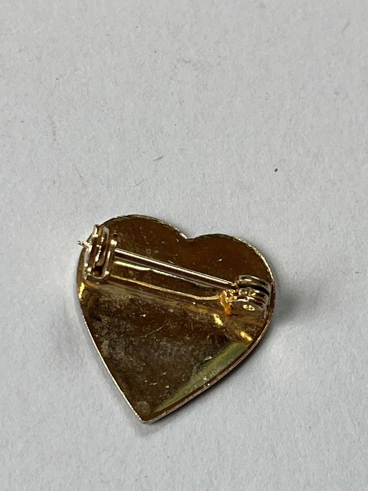 Vintage Small Very Light Goldtone Heart w Initial Letter B Lapel Hat Pin or Tie