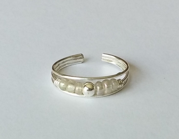 .925 Sterling Silver Adjustable Beaded Pearl Style Toe Ring New!