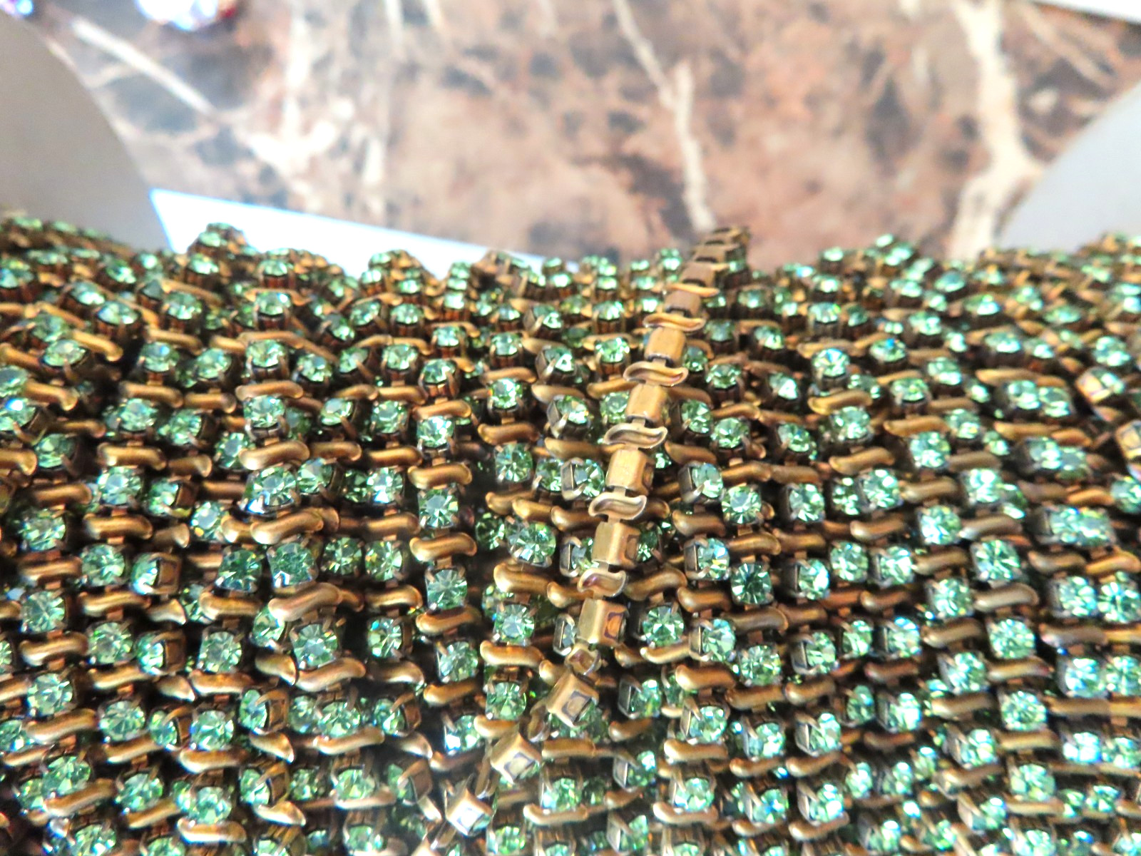 3 Feet Swarovski Rhinestone Fancy S Chain 24pp Peridot/Brass.