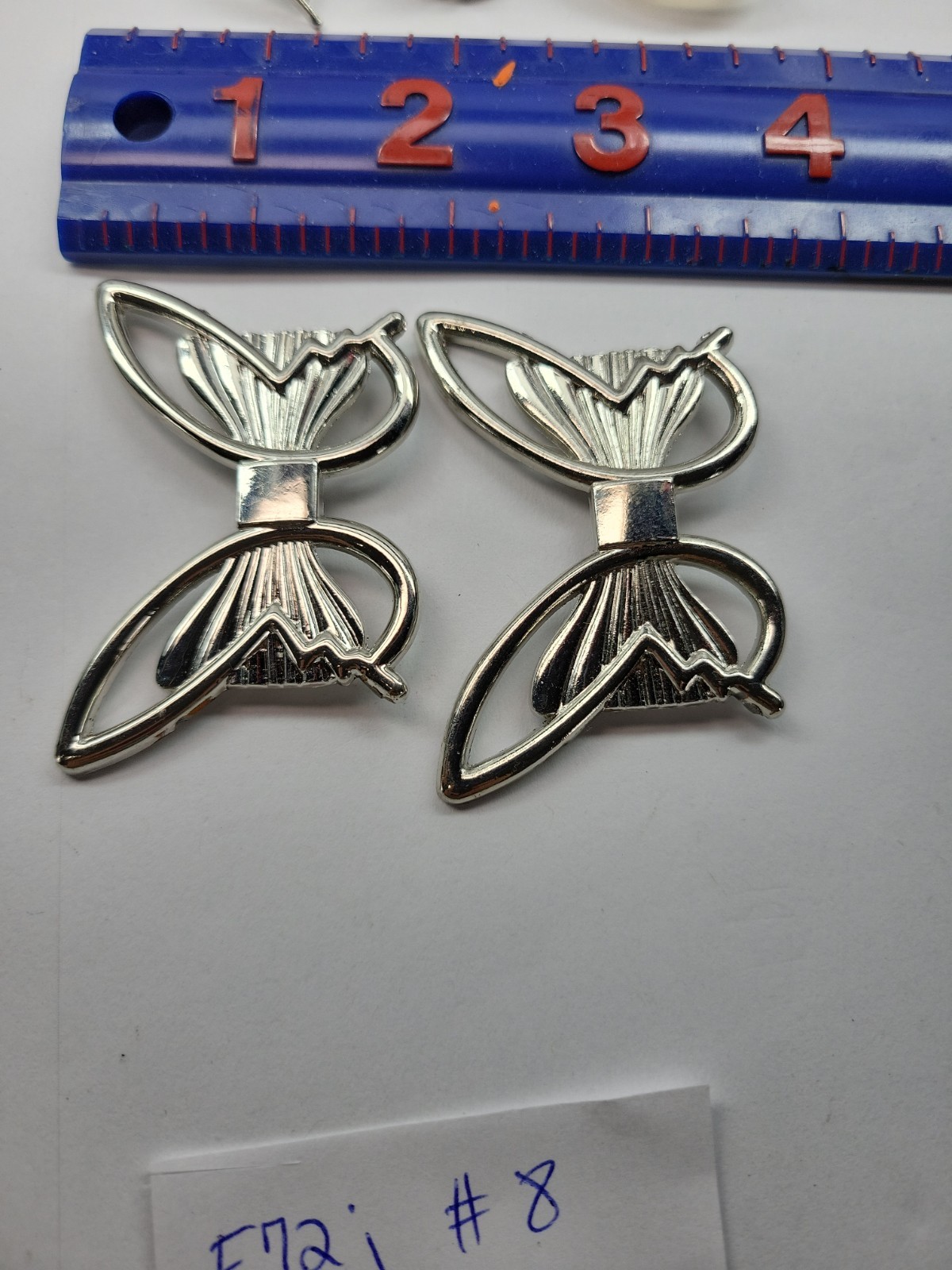 Pair Of Vintage Butterfly Brooch Pins Silver Tone Very Light weight unbranded