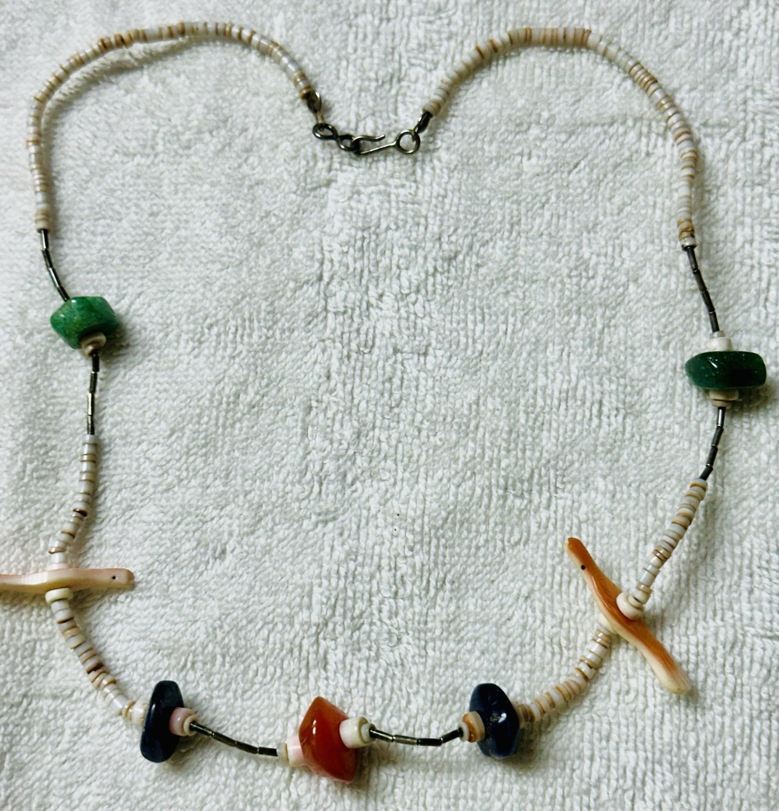 Green Orange Stone Chunk Chip Bead Bird Fetish Seed Bead Collar Necklace n0379