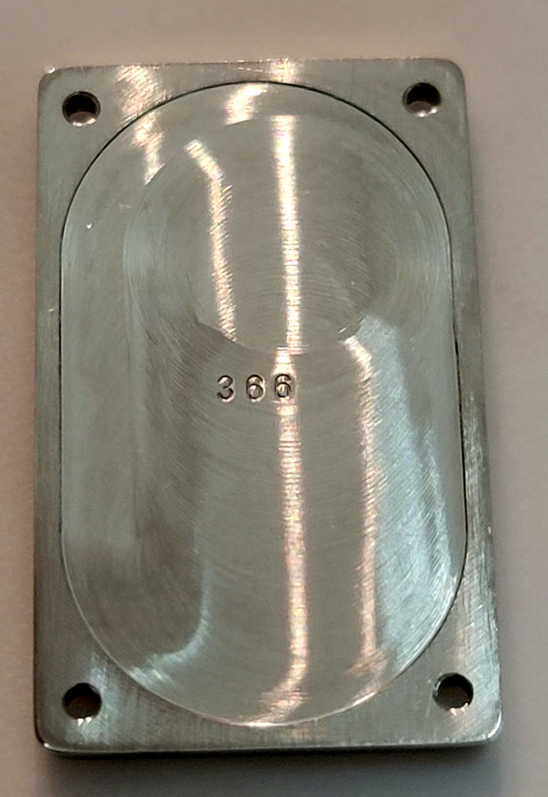 SB4-G6: Brand New Genuine GUCCI 2400L Case Back – Silver Tone – Stainless Steel