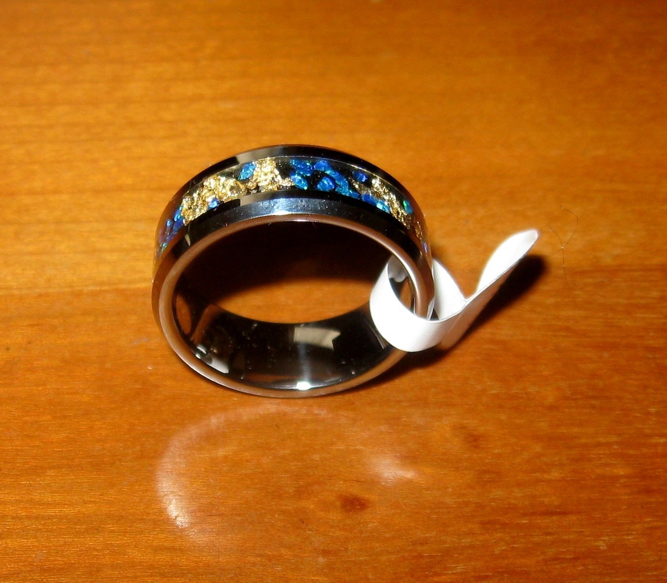 Men’s Ring Silvertone Trim Band Sz 9 Blue w Gold Leaf Flakes Modern Wedding Ring