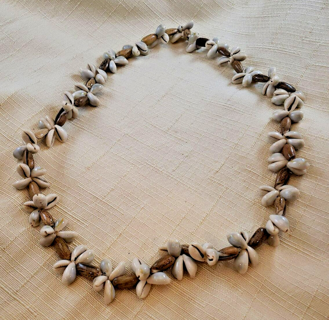 Vintage Unsigned Cowry/Cowrie Shell 17″ Long Strand Statement Necklace, Chunky
