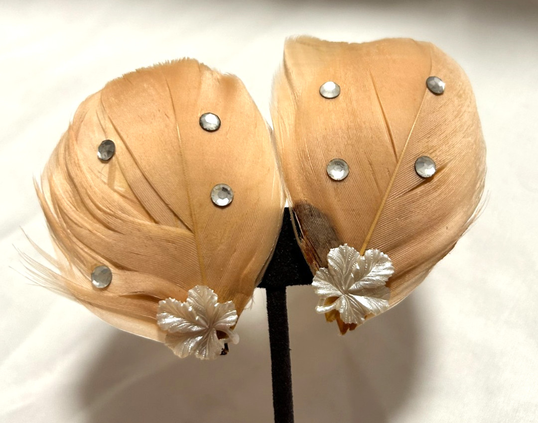 Vintage 1950’s Real Feather Flower Rhinestone Special Occasion Earrings Clip-On