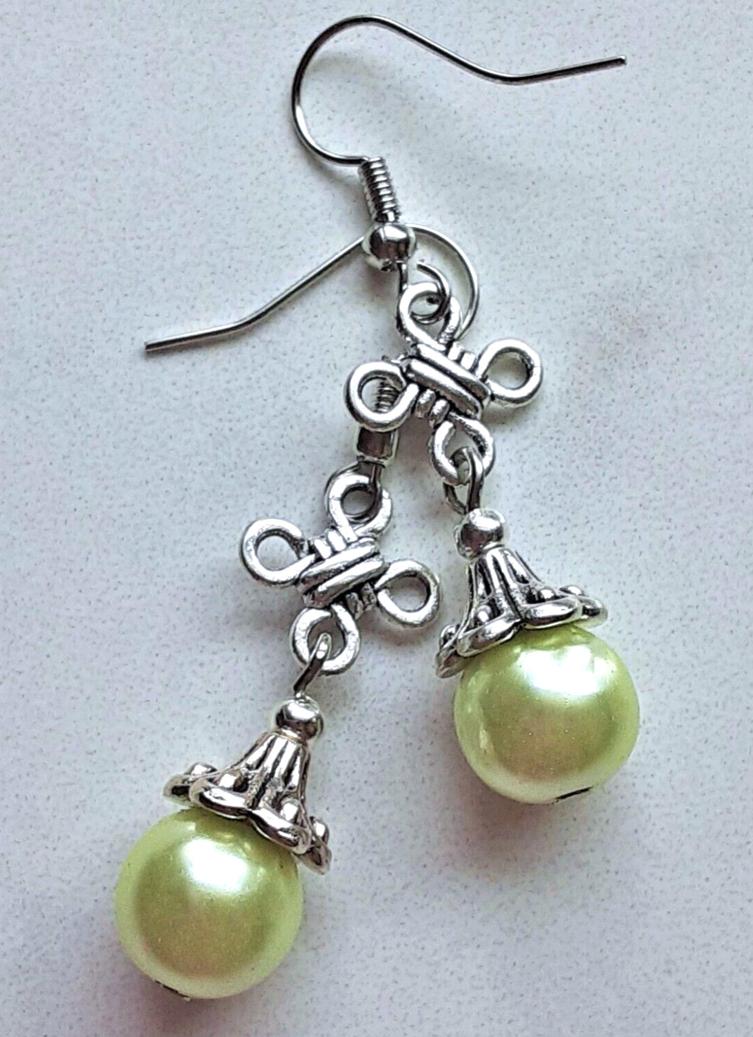PALE MINT CELTIC KNOT GLASS PEARL drop earring SP FISH hook WPGH15