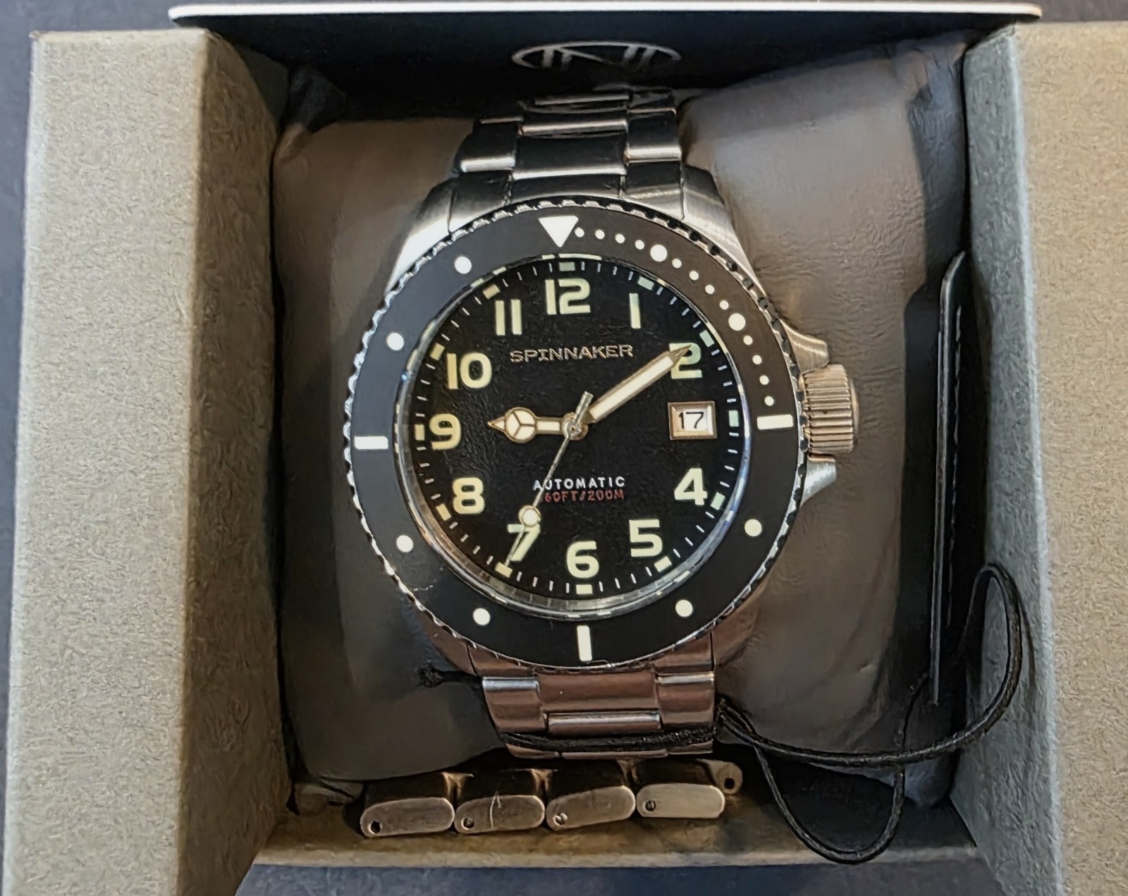 Spinnaker SP-5080-88 Automatic 200M Dive Watch Box & Extra Links