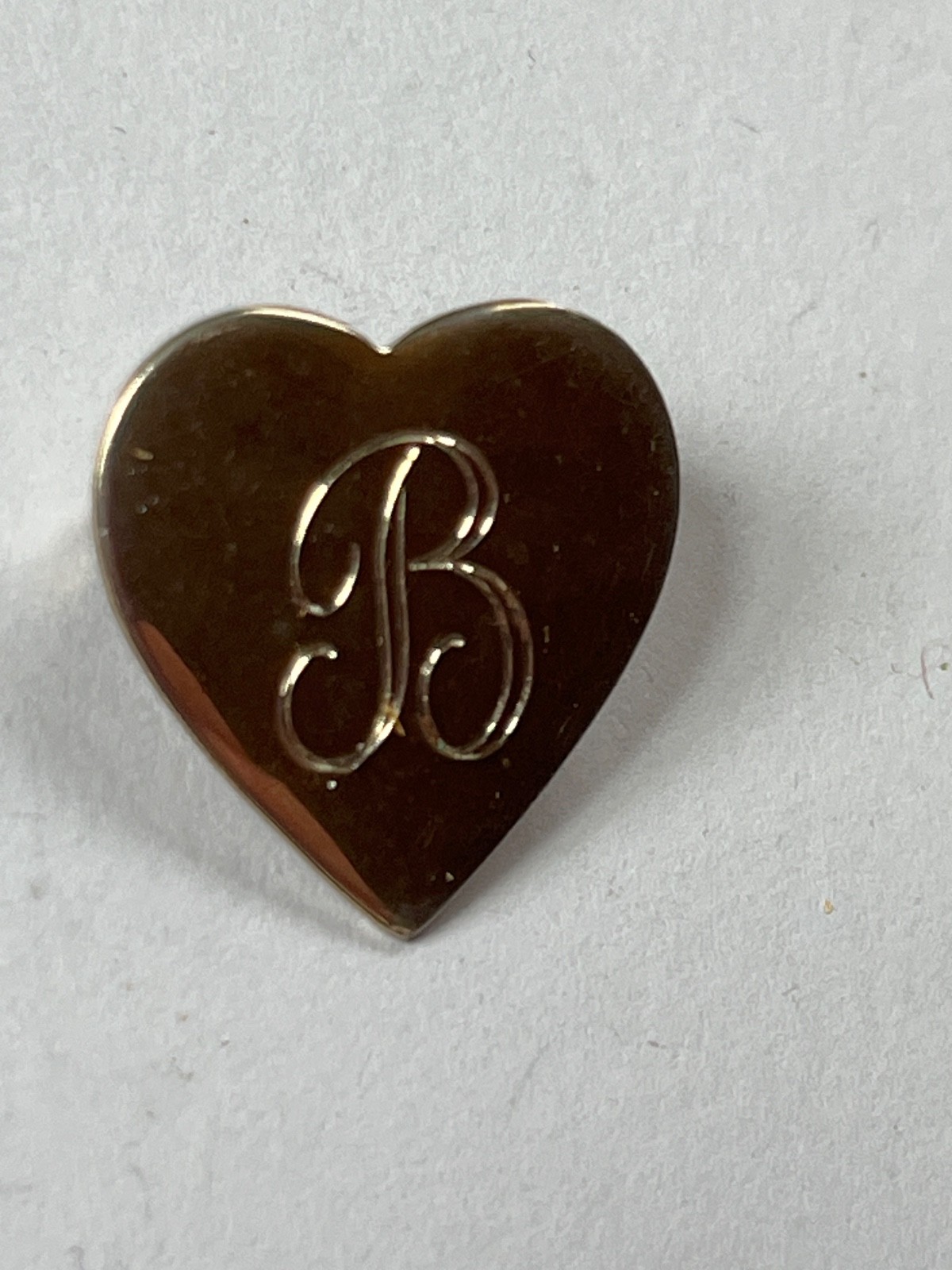 Vintage Small Very Light Goldtone Heart w Initial Letter B Lapel Hat Pin or Tie