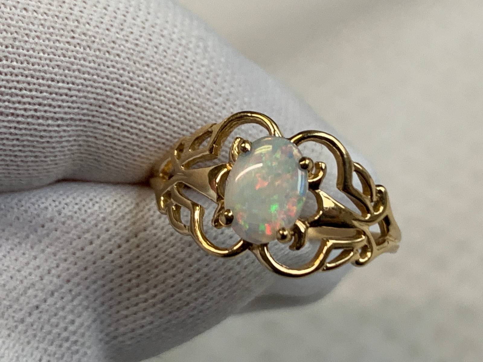 10K Yellow Gold Ring 1.53g Fine Jewelry Size 6 Band Opal Look Oval Stone *READ*