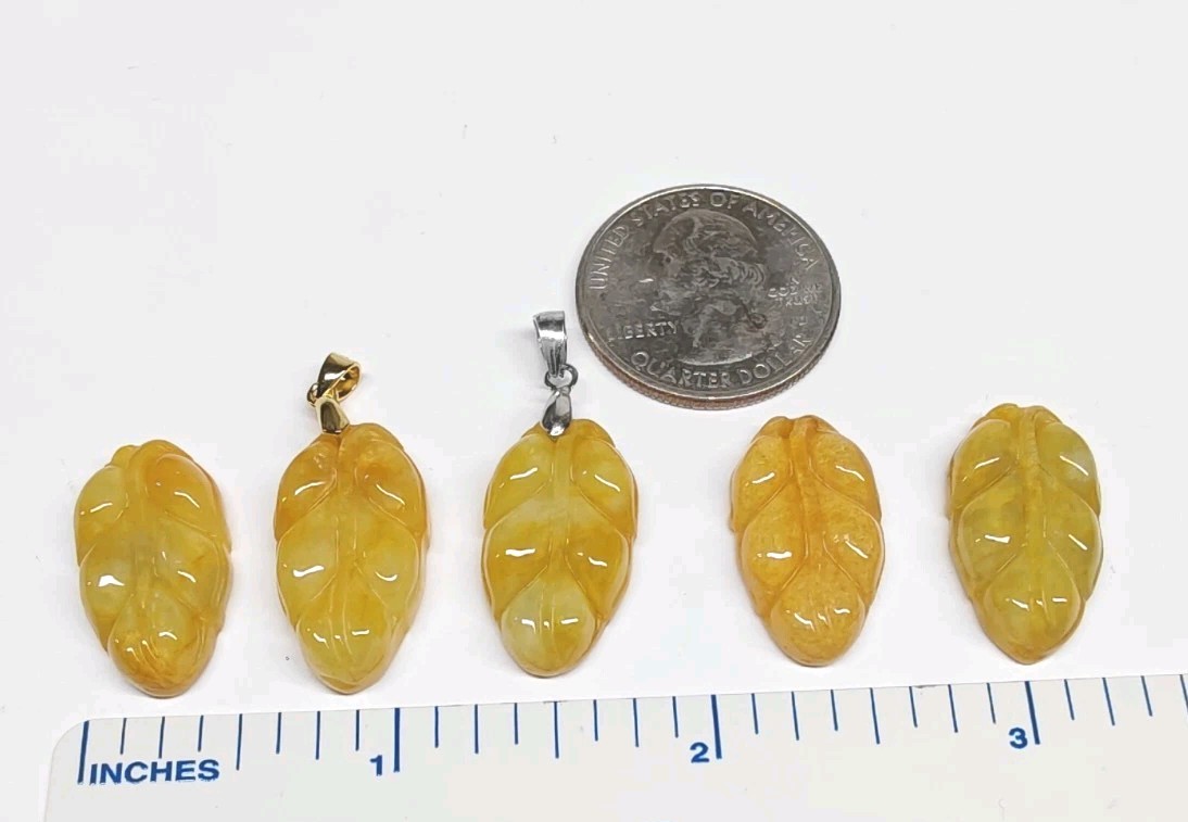 Lot of 1 Certified Jade Leaf Pendant Yellow Natural Jadeite 黄色翡翠A货 叶子玉吊坠 大业有成