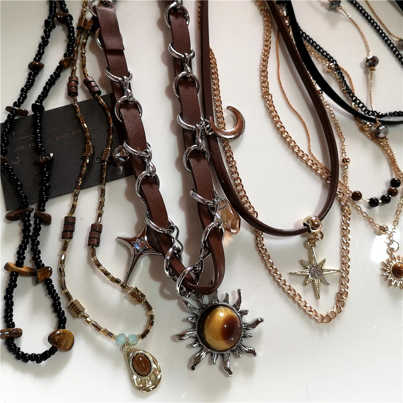 Women’s Vintage Leather Stone Pendant Beaded Choker Chain Necklace Y2K Jewelry