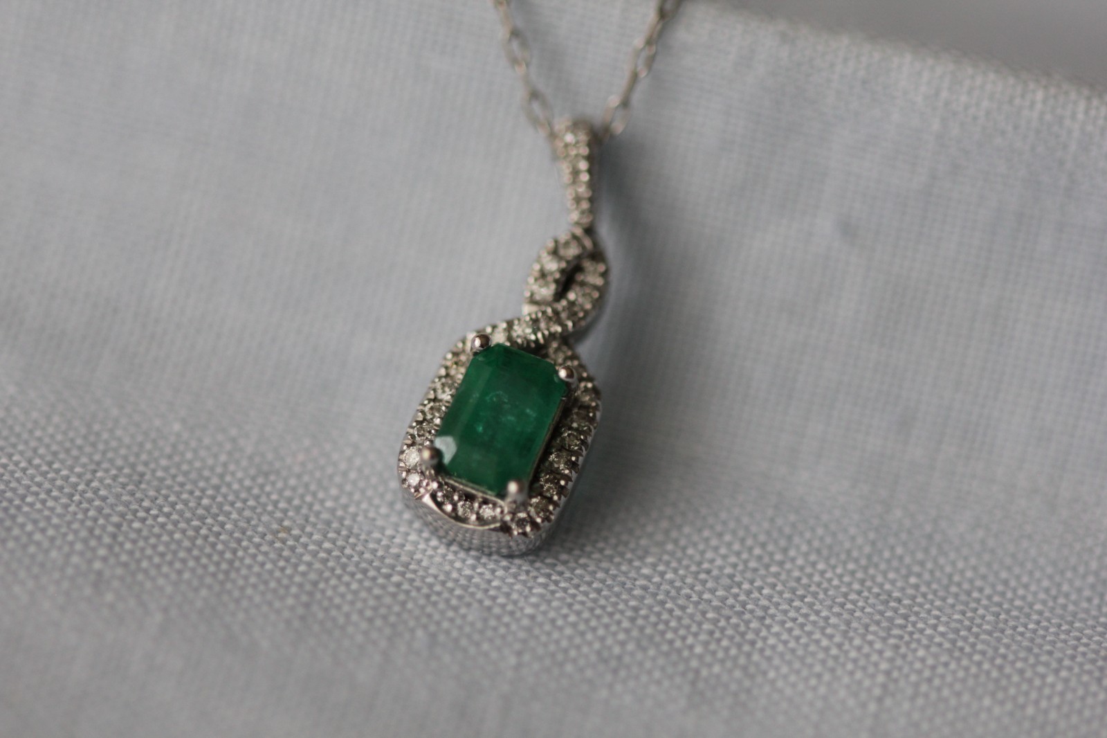10k Natural Emerald and Diamond Necklace 18″ with 16″ Adjustable Option