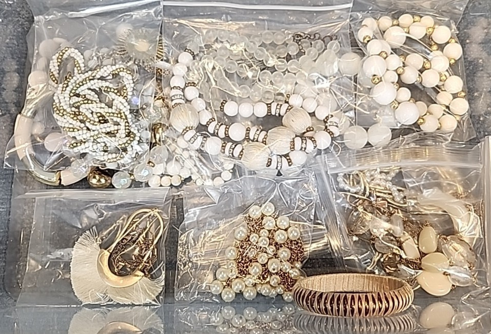 Jewelry Wearable White & Gold Tone Collection 5 Lbs Lot #3914 See Description
