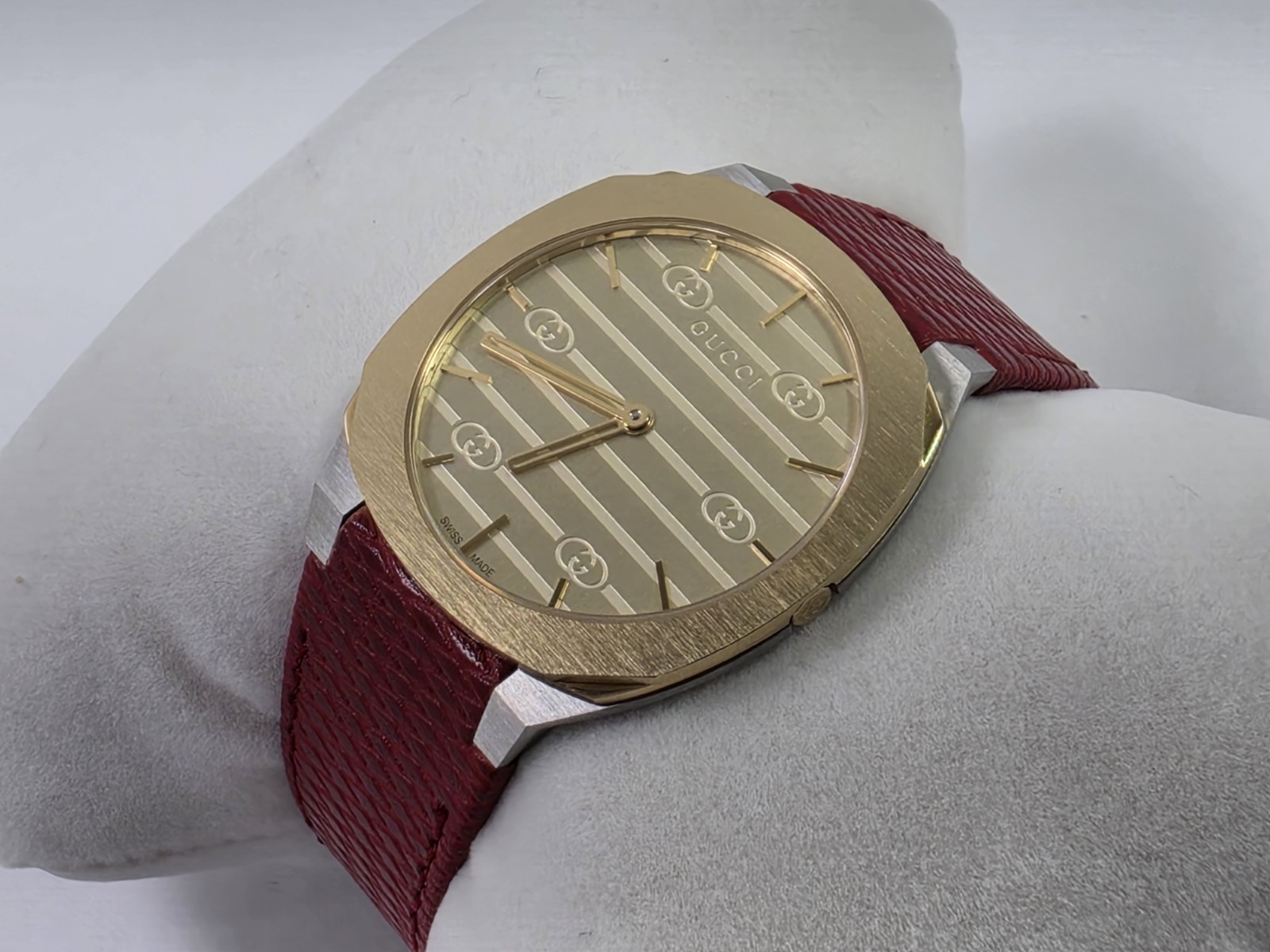 Gucci 25H Quartz Ultra Thin Two Tone Red Leather Strap Ladies Watch YA163415