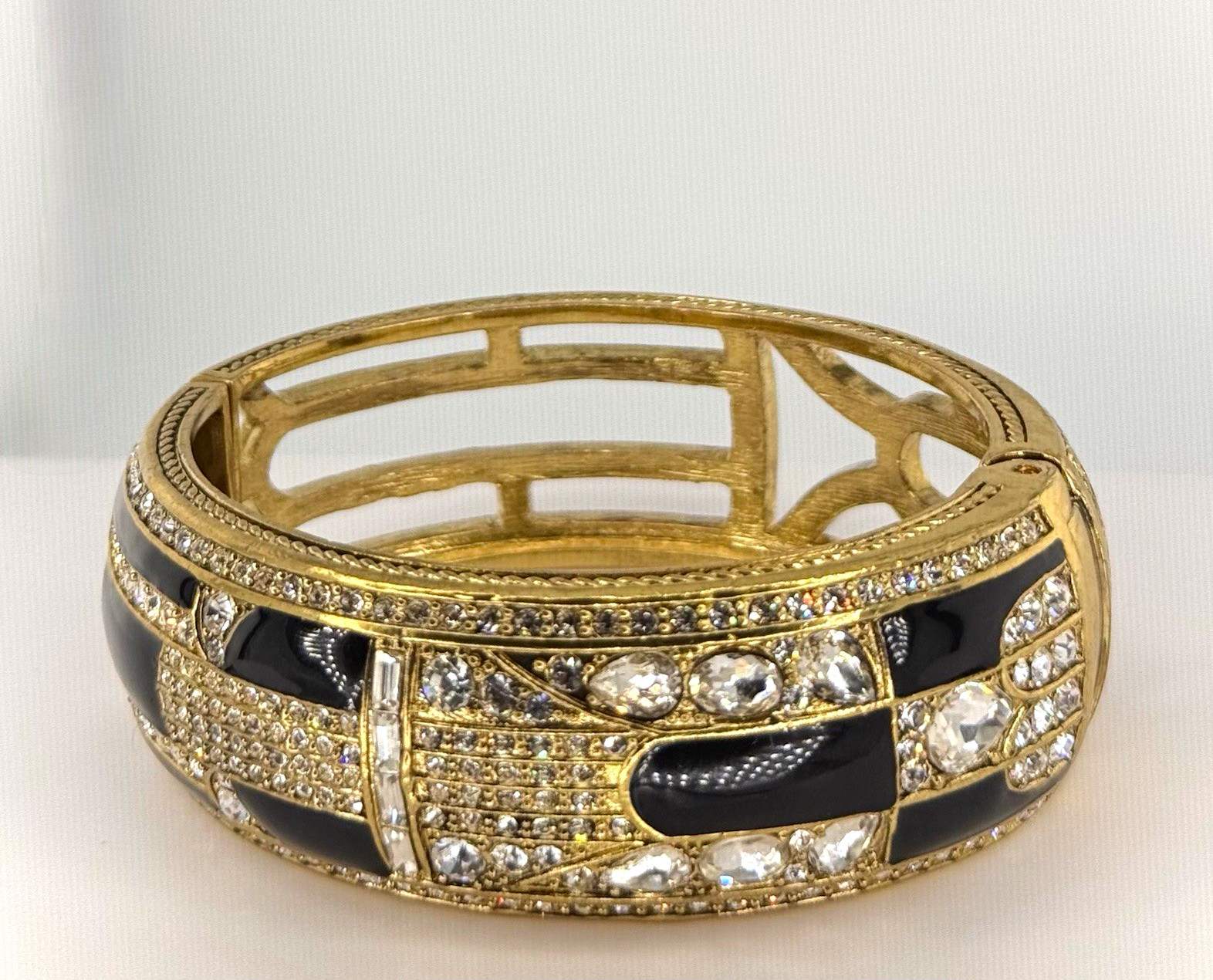Heidi Daus “To Tie For” Signed Swarovski Crystal Hinge Bangle *Rare*