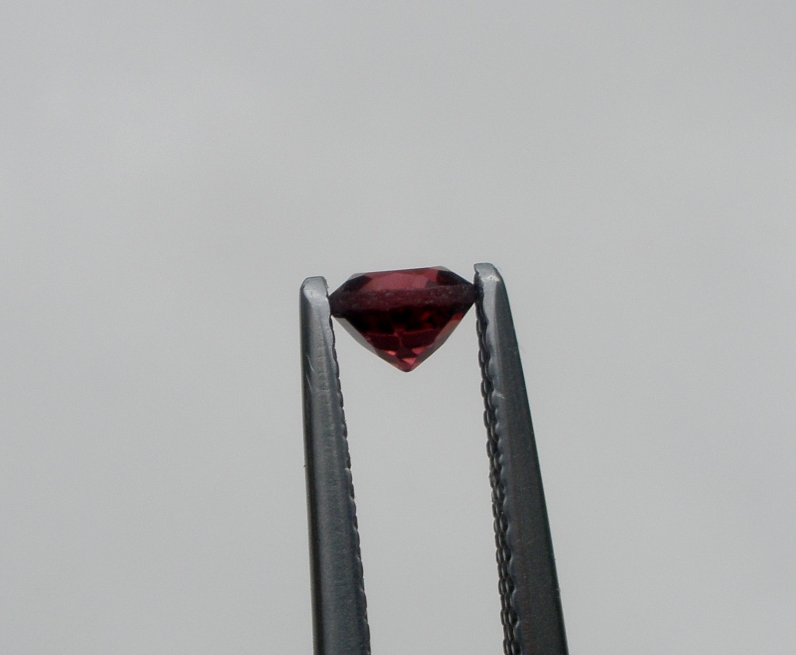 Natural Garnet round shape loose faceted gem 4mm