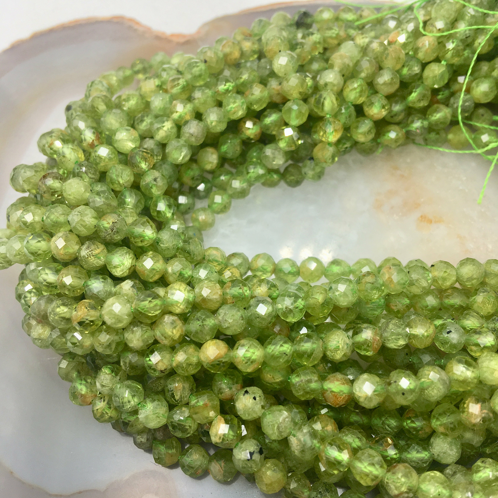 Natural Peridot Faceted Round Beads 2mm 2.5mm 3mm 3.5mm 4mm 5mm 15.5″ Strand