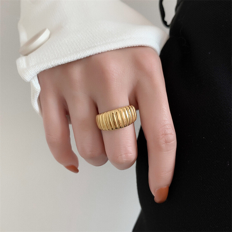11mm Wide Woman 18k Gold Plated Stainless Steel Fringes Band Ring 6-8