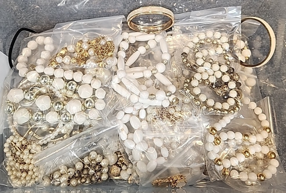 Jewelry Wearable White & Gold Tone Collection 5 Lbs Lot #3914 See Description