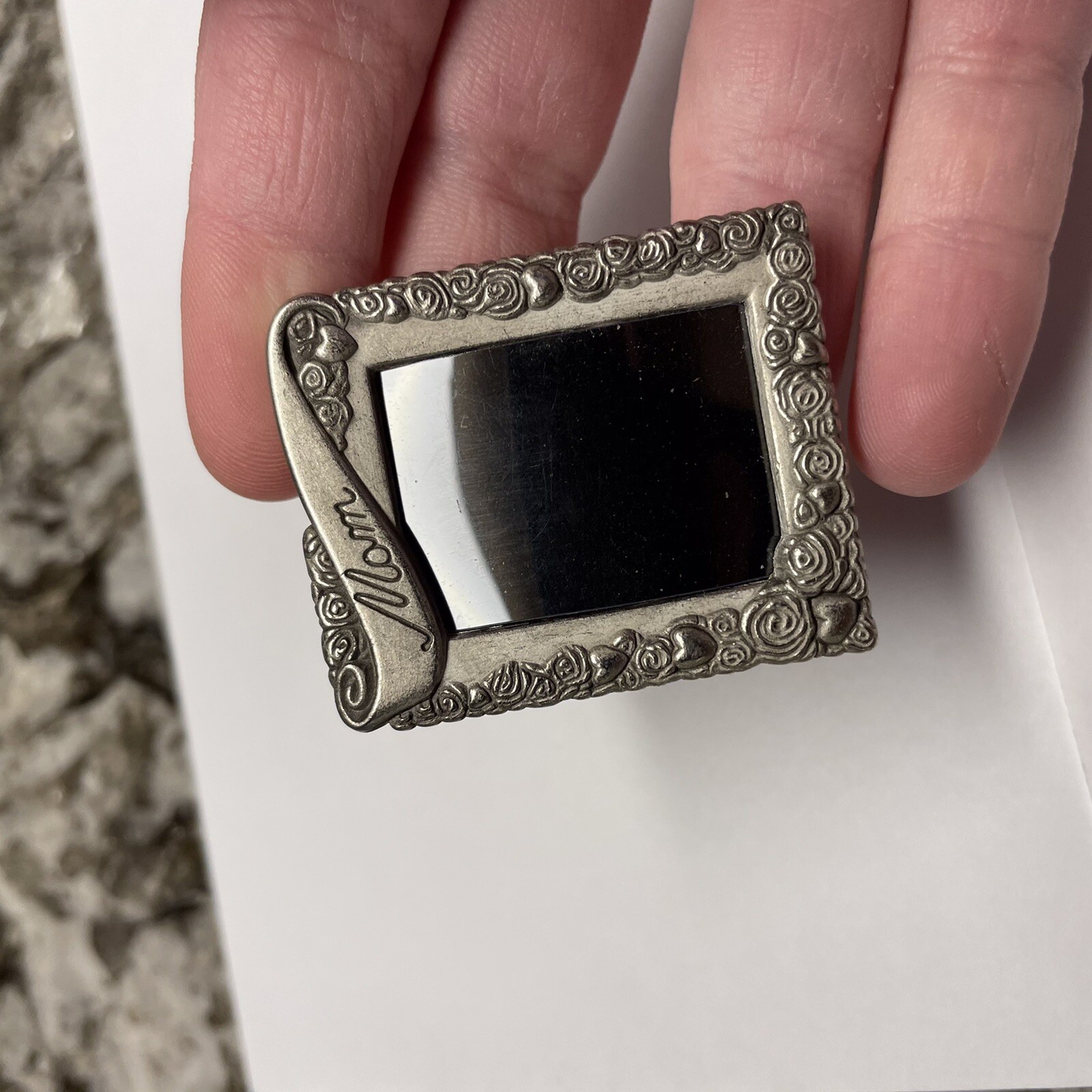Brooch Pin Pewter Tone – MOM – Also Stands Up As A Picture Frame