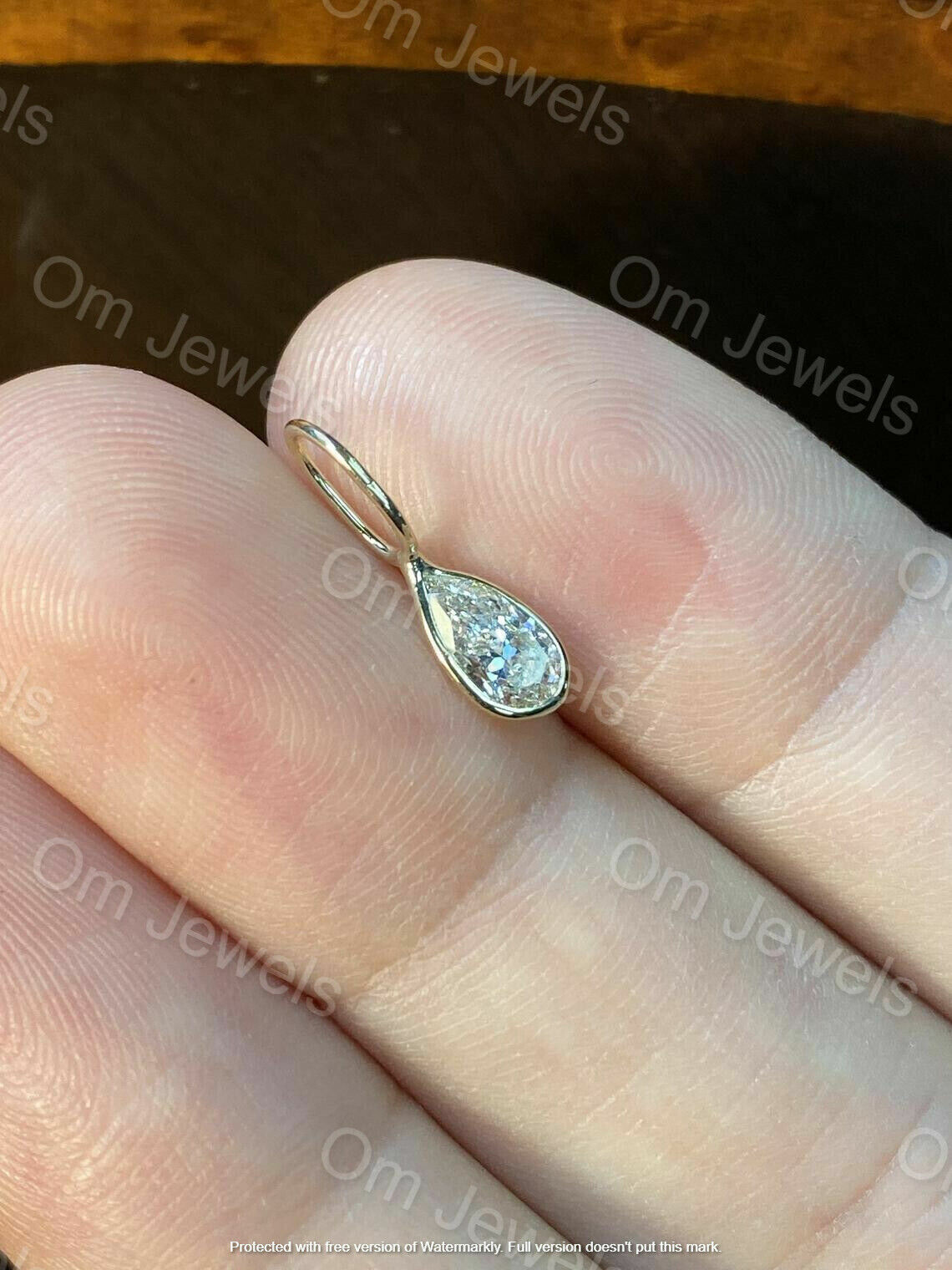 2Ct Pear Cut VVS1 Diamond Solitaire Pendant 18″Free Chain 14K Yellow Gold Finish