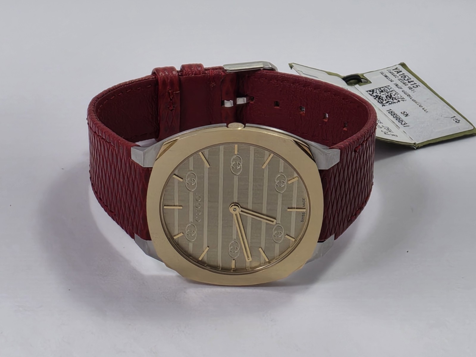 Gucci 25H Quartz Ultra Thin Two Tone Red Leather Strap Ladies Watch YA163415