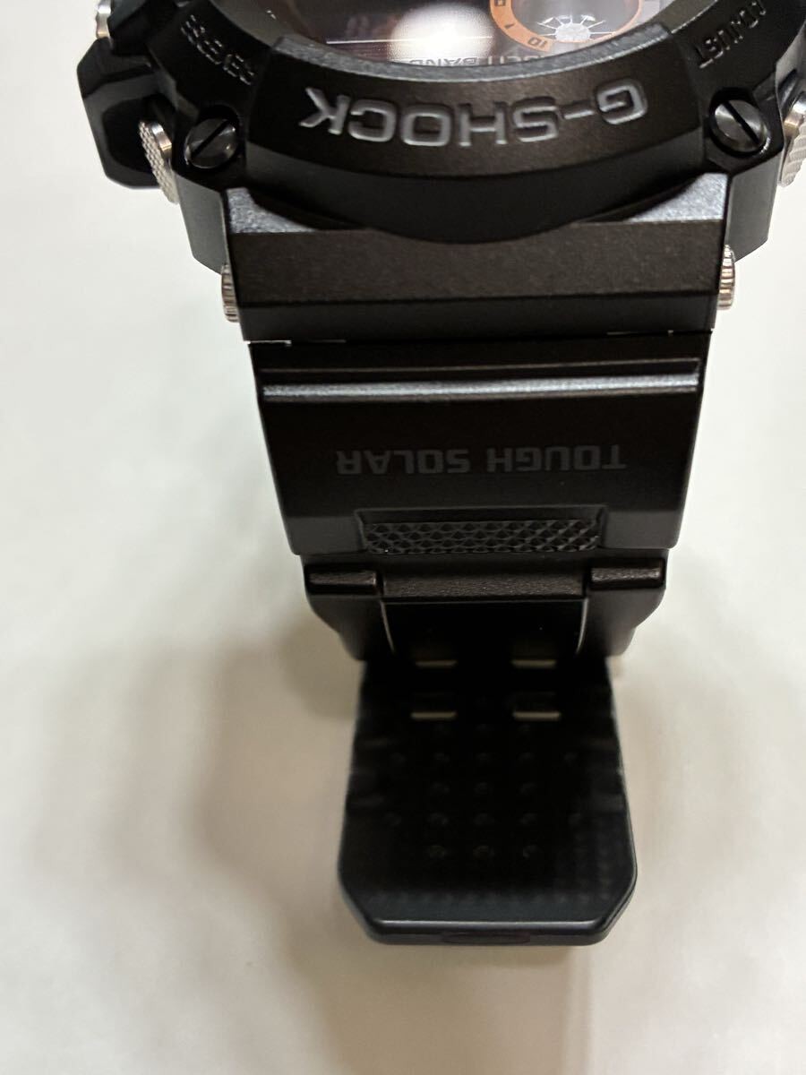 Original box, original case, all manuals included, in very good condition CASIO