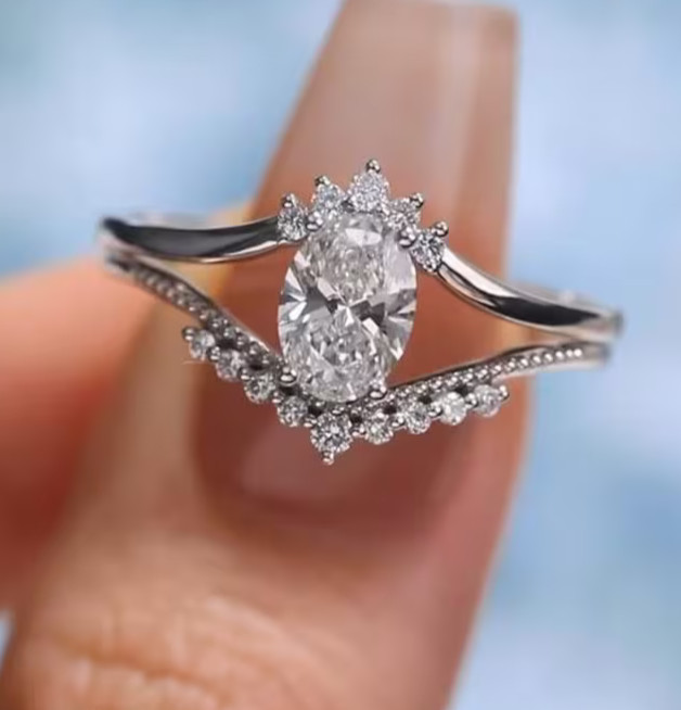 3.40Ct Oval-Cut E/VS1 Lab Grown Diamond Solitaire Engagement Ring 14k White Gold