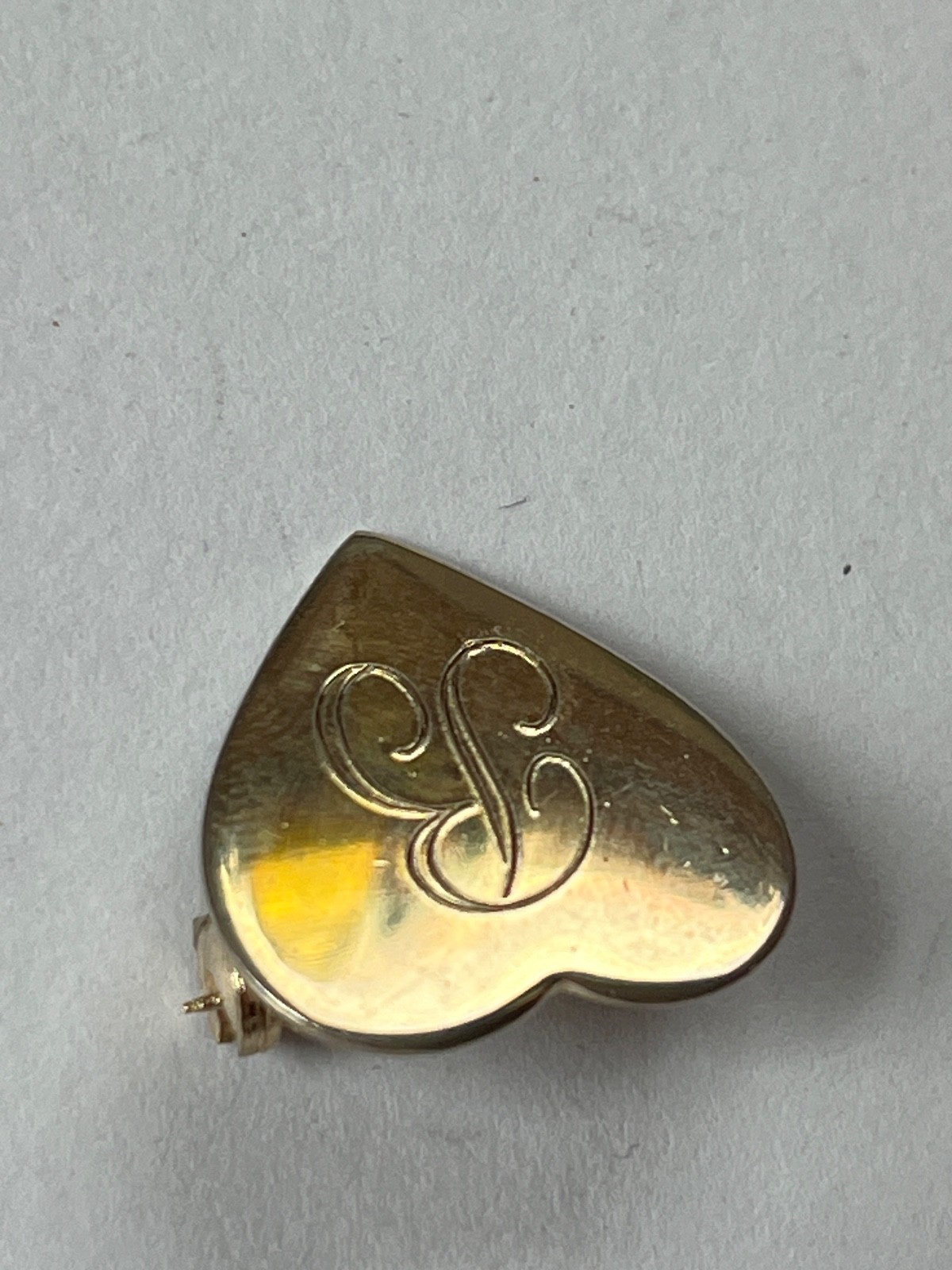 Vintage Small Very Light Goldtone Heart w Initial Letter B Lapel Hat Pin or Tie
