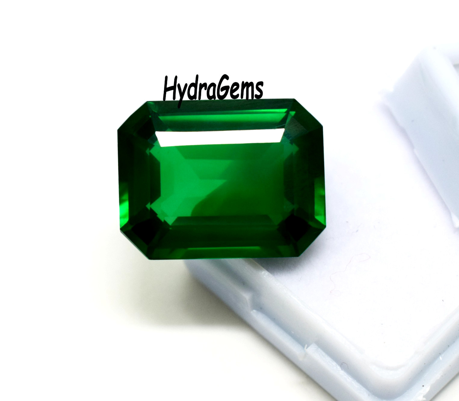 Certified 30 Ct Zambian Natural Vivid Green Emerald Cut Emerald Loose Gemstone