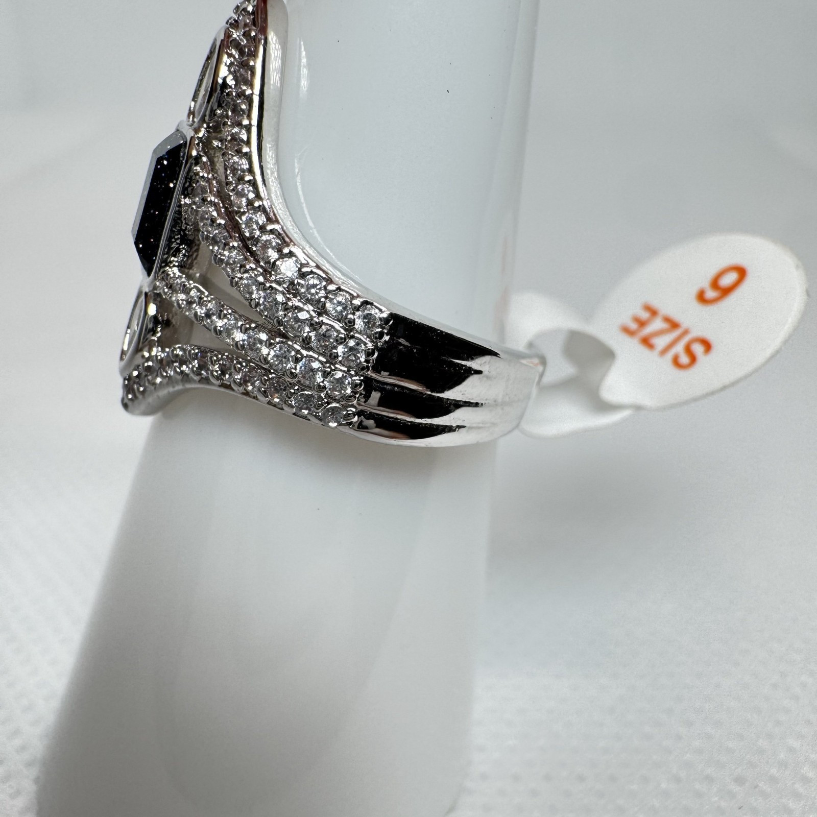 Size 6 Bomb Party Untamed Ring – RG15907 Snarl Softly – On Rhodium