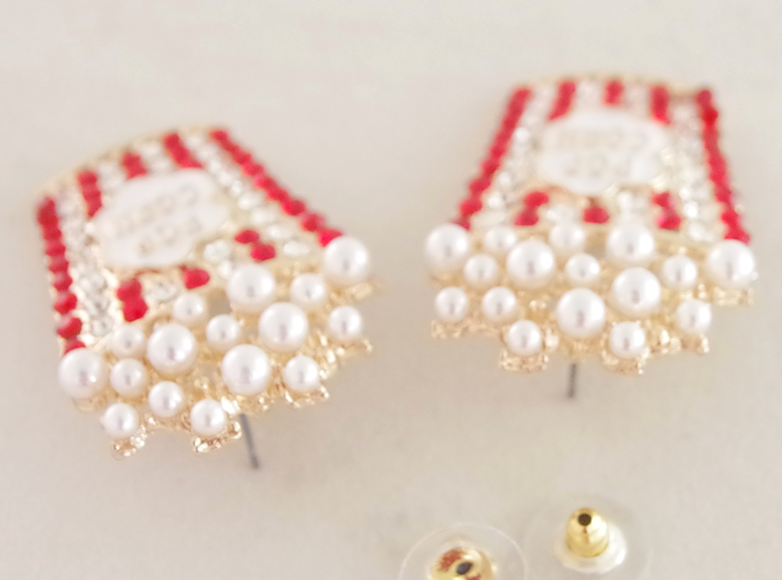 Cute! 1.5″ BETSEY JOHNSON TUB OF MOVIE POPCORN RHINESTONE & FAUX PEARL EARRINGS
