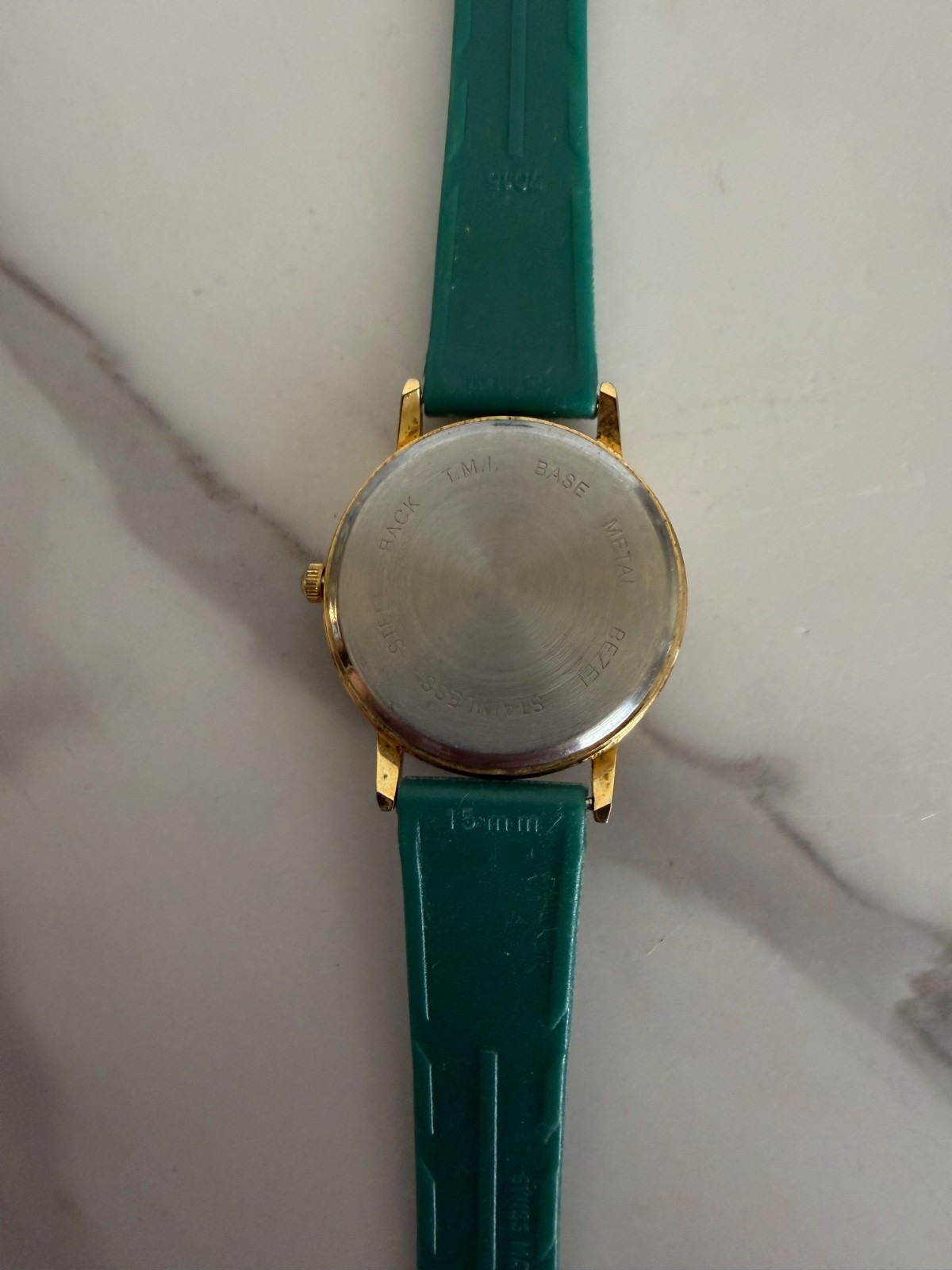 Collezio Ladies Quartz Watch Gold tone, 31 mm white dial Green silicone strap