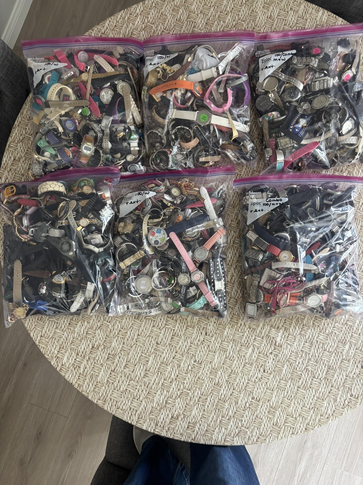 Bulk Mixed Lot Assorted Wristwatches with Watch Bands/Straps, Unisex Adults
