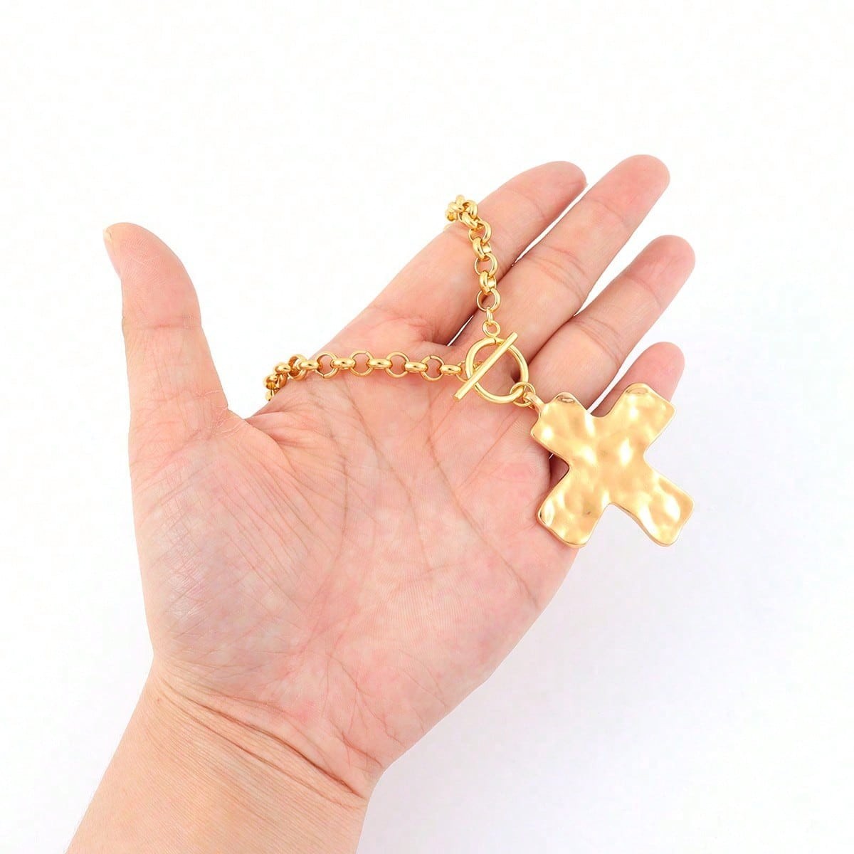 1pc Minimalist Fashionable Gold Hammered Thick Cross Pendant Necklace