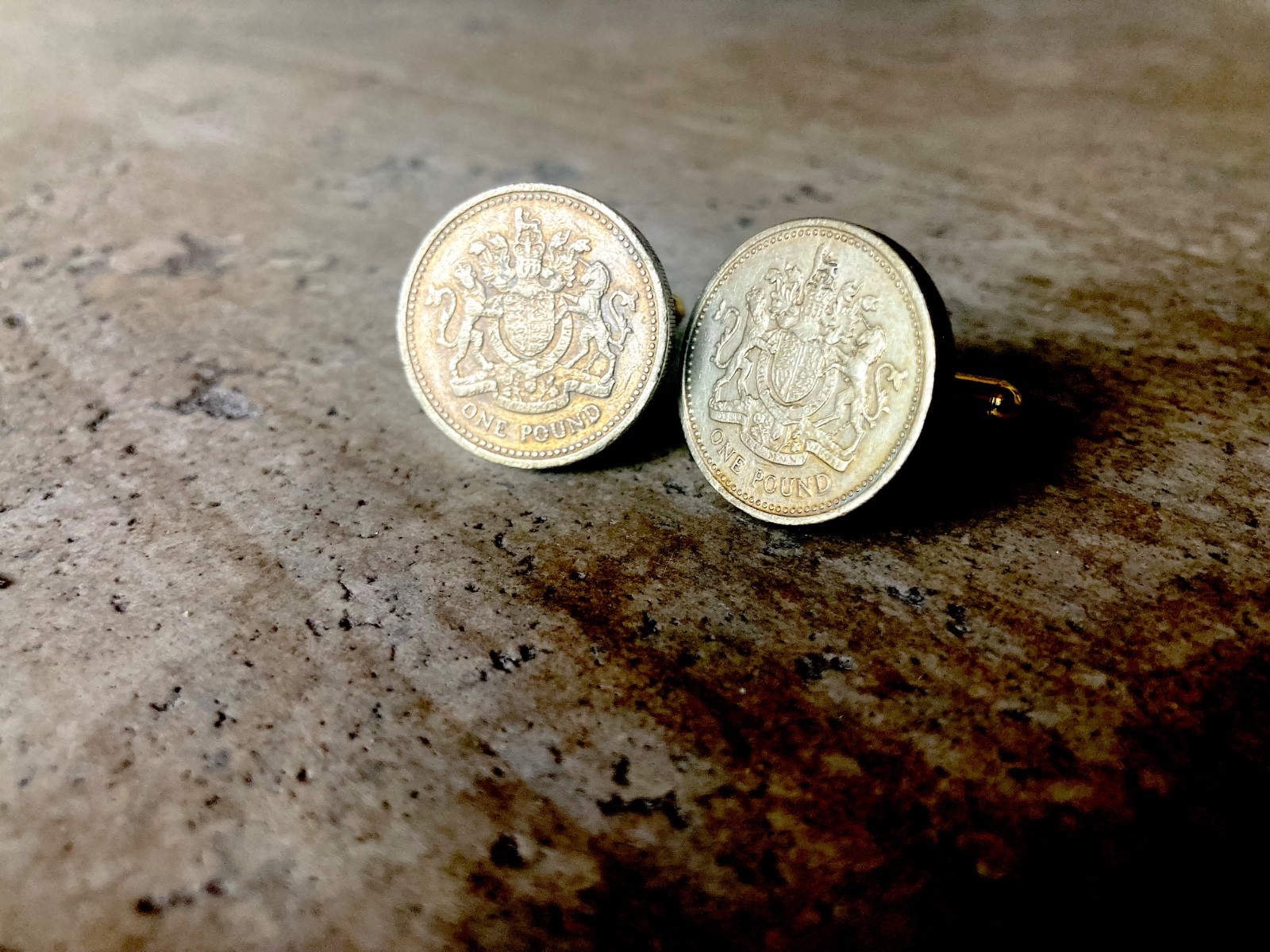 Vintage British One Pound Coin Cufflinks – Royal Coat of Arms – Handmade UK Coin