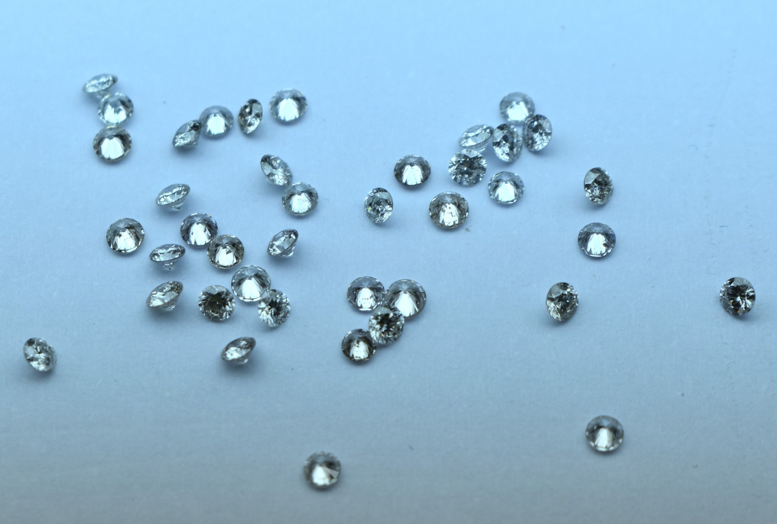 Melange lot of 40 Round brilliant cut diamonds 2.18 cttw G-H-I SI2-SI3 EYE CLEAN