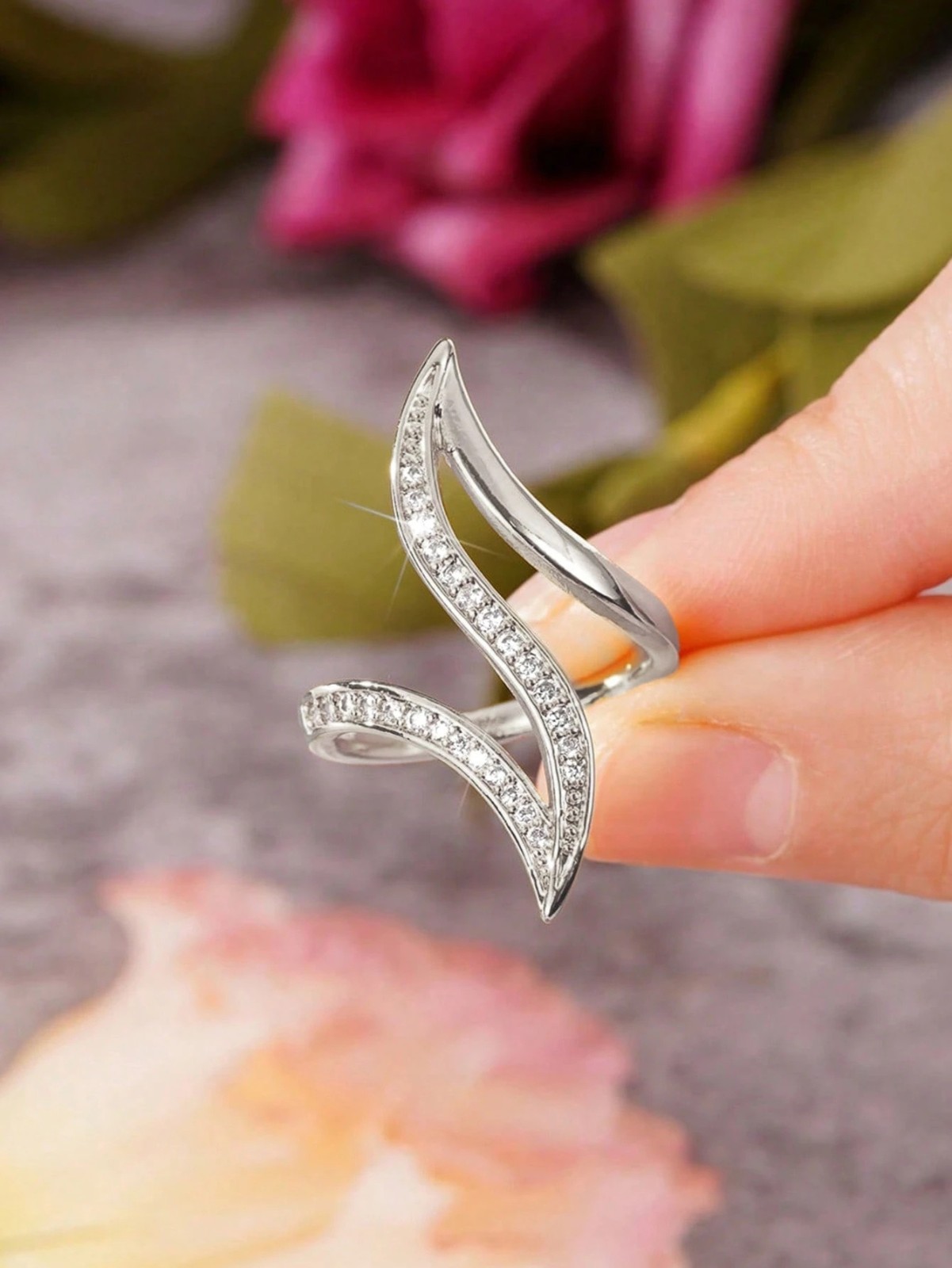 Elegant Cubic Zirconia Ring Curve Twist Women’s Party Engagement Ring Gift Her