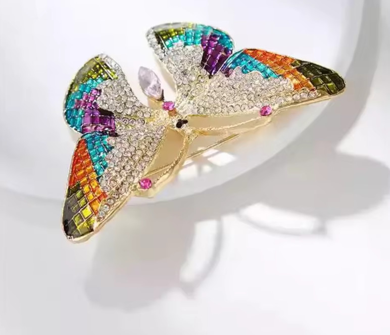 Spectacular and colorful butterfly jewelry with a gemstone for women