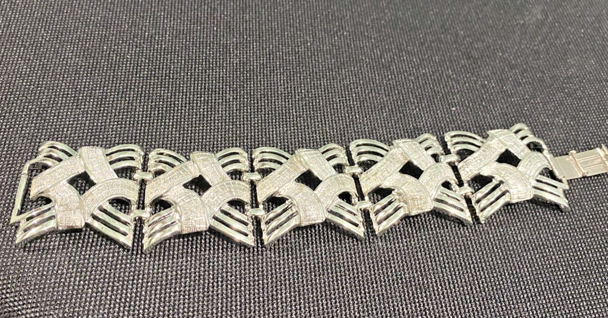 Vintage Signed Pegasus Coro Rhodium Plated Panel Link Bracelet Pristine