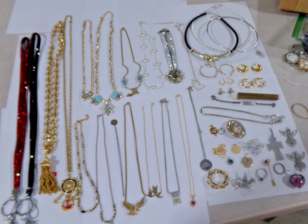 Vintage MIXED JEWELRY LOT – fashion jewelry ready to wear (not junk) as picture